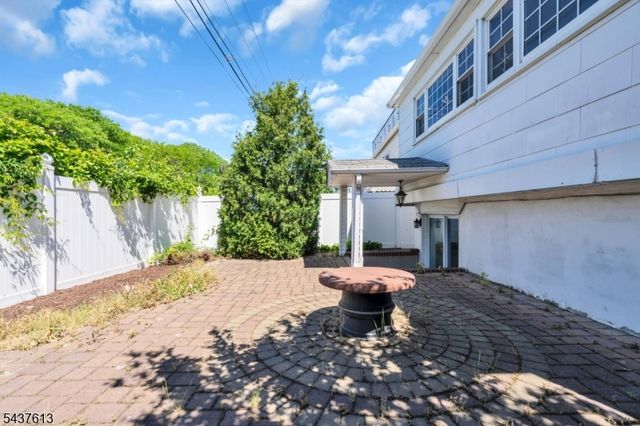 23 Colonial Dr, Bayonne City, NJ 07002