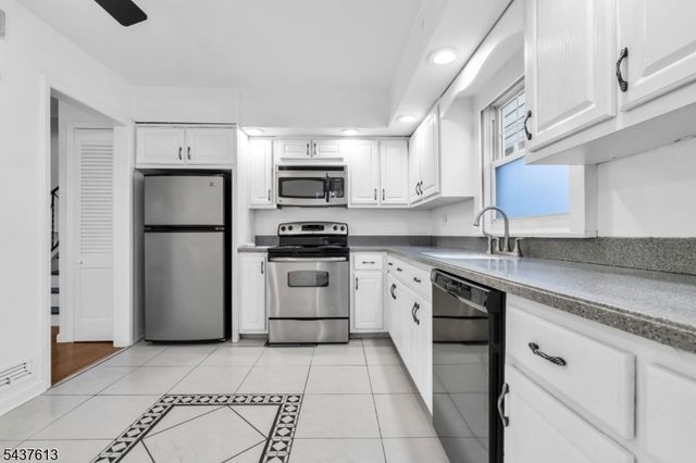 23 Colonial Dr, Bayonne City, NJ 07002
