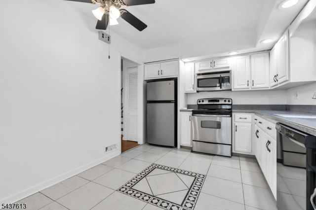 23 Colonial Dr, Bayonne City, NJ 07002