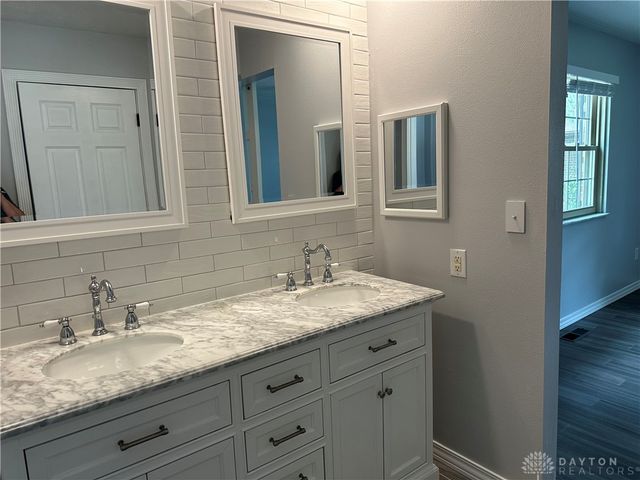 1204 Northbrook Lane, Troy, OH 45373