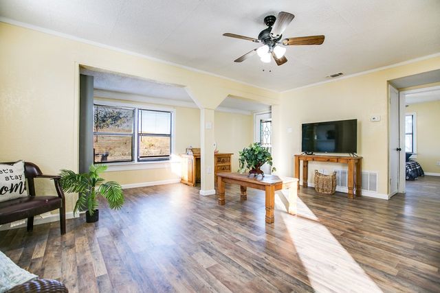 125 E 43rd St, San Angelo, TX 76903