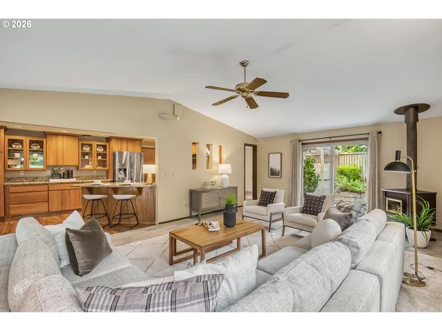 3870 RIDGEWOOD Way, West Linn, OR 97068