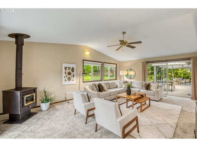 3870 RIDGEWOOD Way, West Linn, OR 97068
