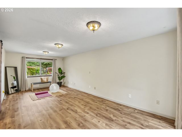 3870 RIDGEWOOD Way, West Linn, OR 97068