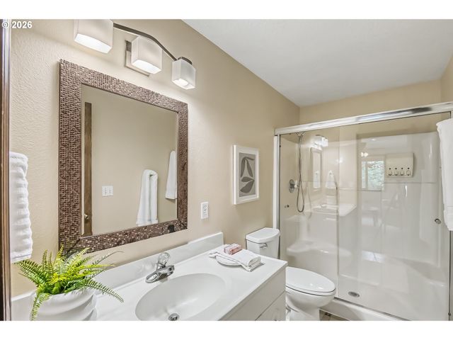 3870 RIDGEWOOD Way, West Linn, OR 97068