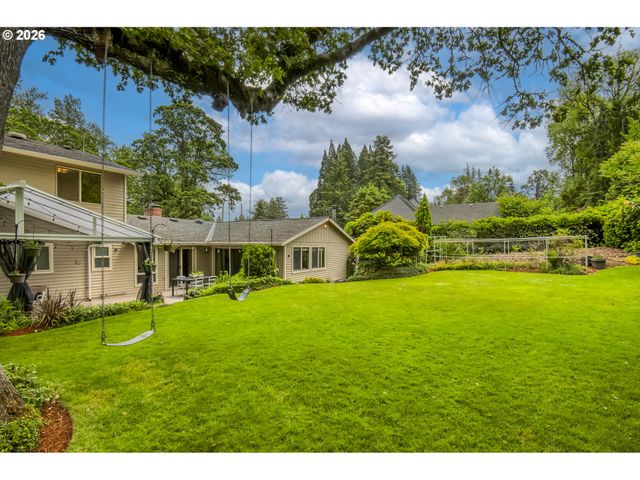 3870 RIDGEWOOD Way, West Linn, OR 97068
