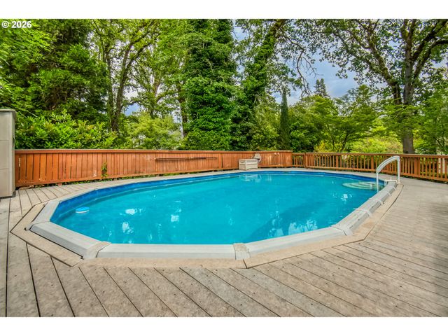 3870 RIDGEWOOD Way, West Linn, OR 97068