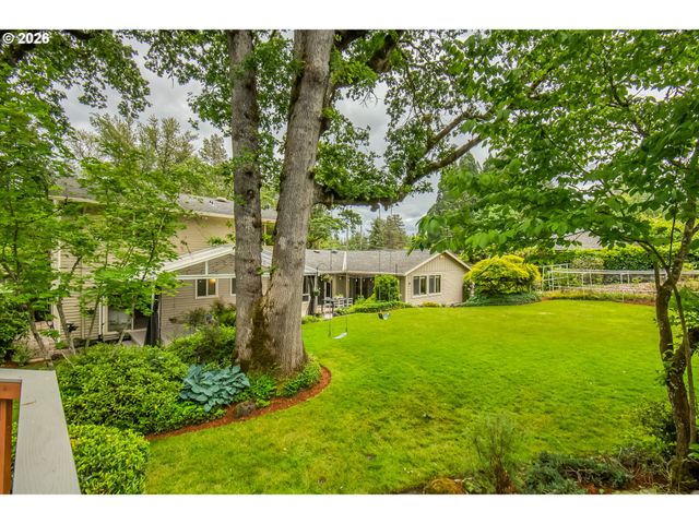 3870 RIDGEWOOD Way, West Linn, OR 97068