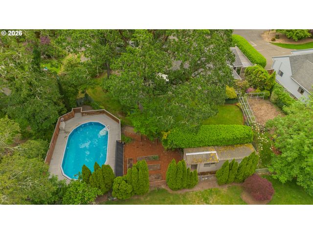 3870 RIDGEWOOD Way, West Linn, OR 97068