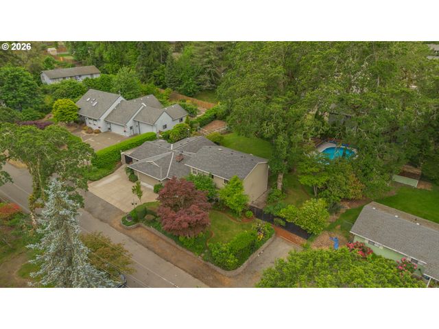 3870 RIDGEWOOD Way, West Linn, OR 97068