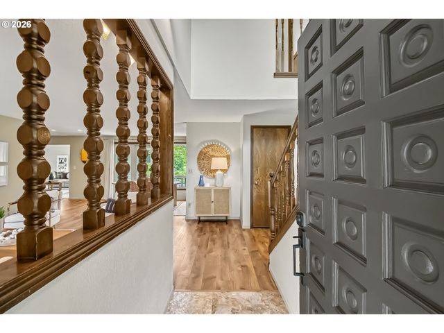 3870 RIDGEWOOD Way, West Linn, OR 97068