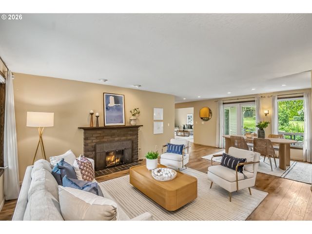 3870 RIDGEWOOD Way, West Linn, OR 97068