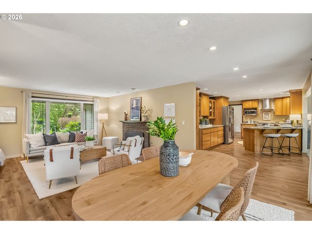 3870 RIDGEWOOD Way, West Linn, OR 97068