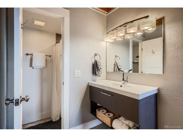 4200 Lodge Pole Cir 103, Silverthorne, CO 80498