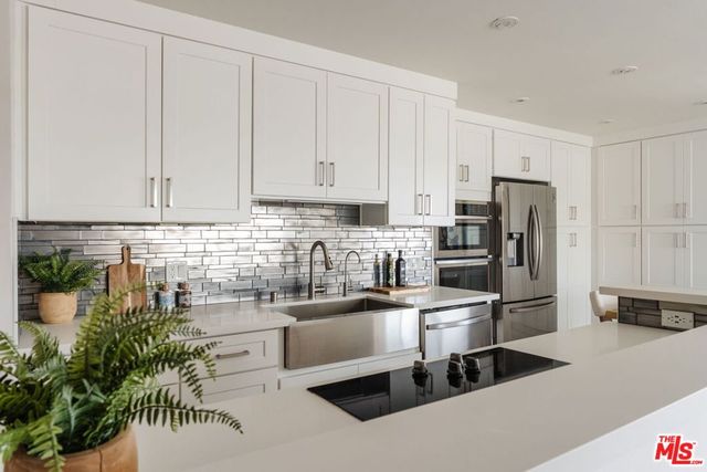 1155 N La Cienega 1205, West Hollywood, CA 90069