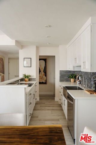 1155 N La Cienega 1205, West Hollywood, CA 90069