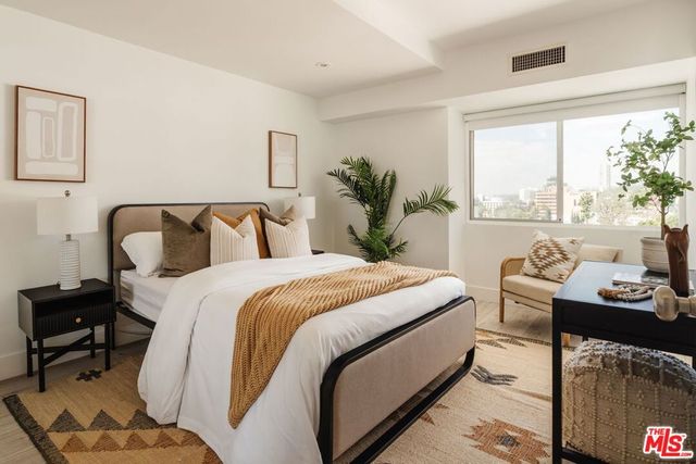 1155 N La Cienega 1205, West Hollywood, CA 90069