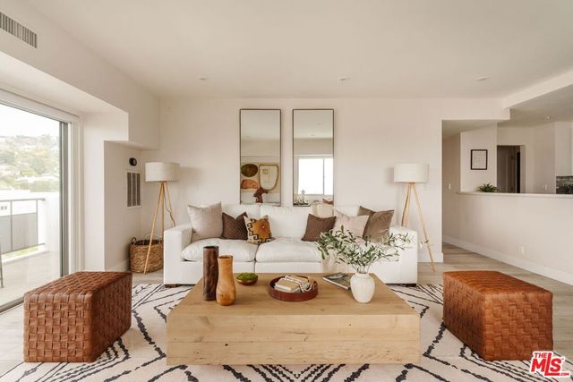 1155 N La Cienega 1205, West Hollywood, CA 90069