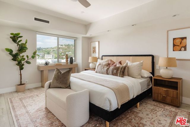 1155 N La Cienega 1205, West Hollywood, CA 90069