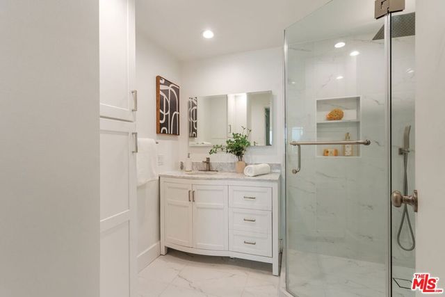 1155 N La Cienega 1205, West Hollywood, CA 90069