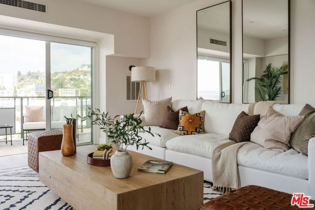1155 N La Cienega 1205, West Hollywood, CA 90069