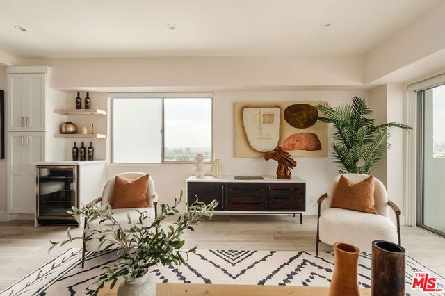 1155 N La Cienega 1205, West Hollywood, CA 90069