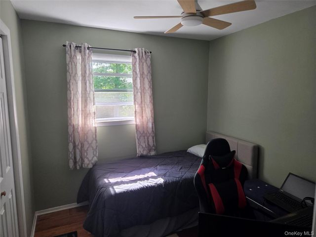 12 Wayside Lane, Smithtown, NY 11787