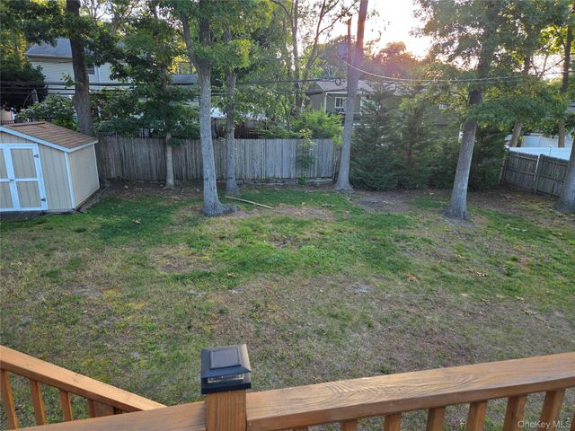 12 Wayside Lane, Smithtown, NY 11787