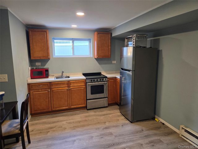 12 Wayside Lane, Smithtown, NY 11787