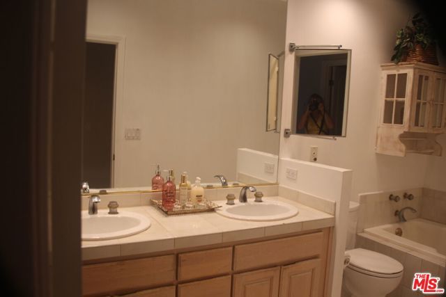 10630 Eastborne Avenue 306, Los Angeles, CA 90024
