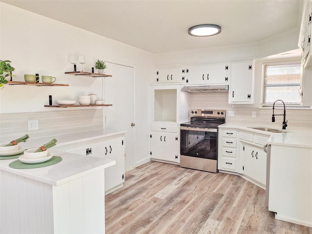 2324 Knox Drive, Del City, OK 73115