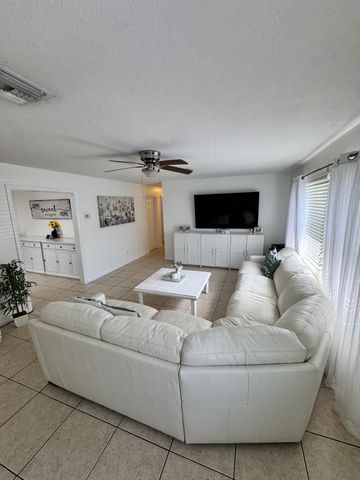3842 Patio Court, Lake Worth Beach, FL 33461