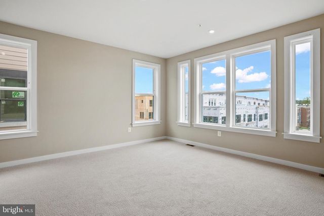 6705 BELCREST RD, Hyattsville, MD 20782