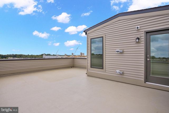 6705 BELCREST RD, Hyattsville, MD 20782