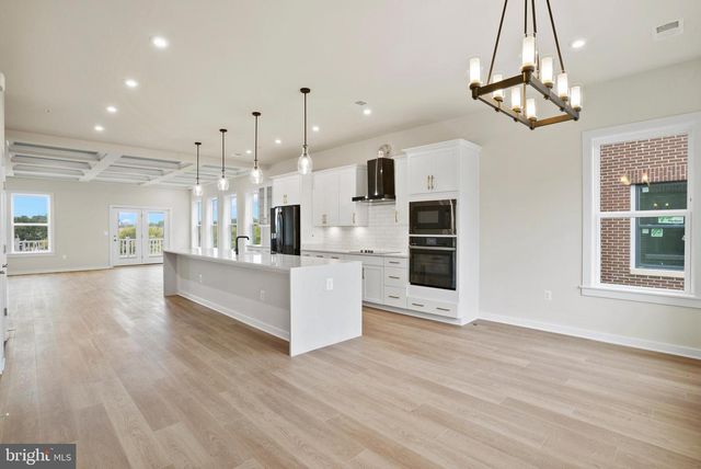 6705 BELCREST RD, Hyattsville, MD 20782