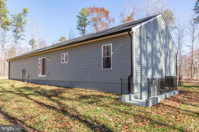 2069 HENSLEY RD, Mineral, VA 23117