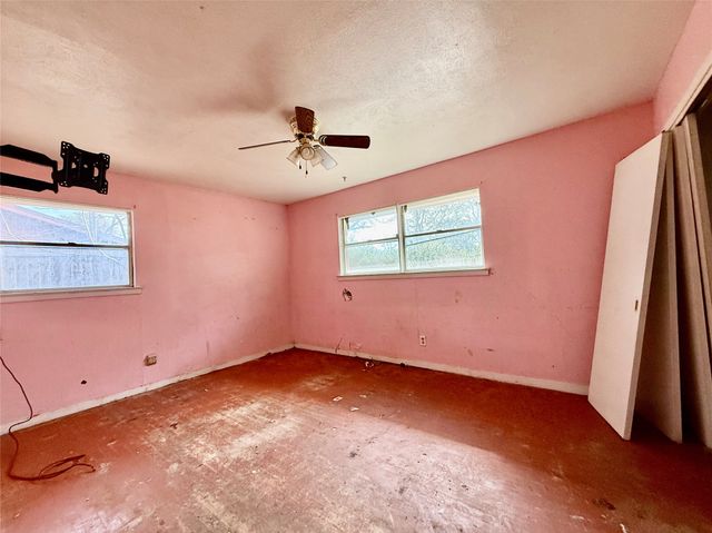 2300 SE 11th Street, Mineral Wells, TX 76067