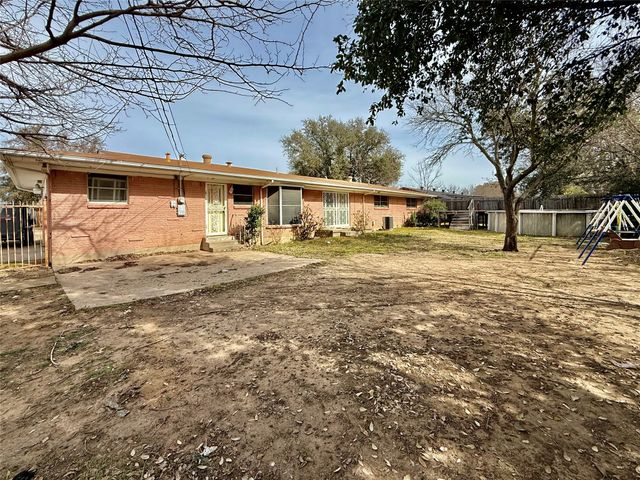 2300 SE 11th Street, Mineral Wells, TX 76067