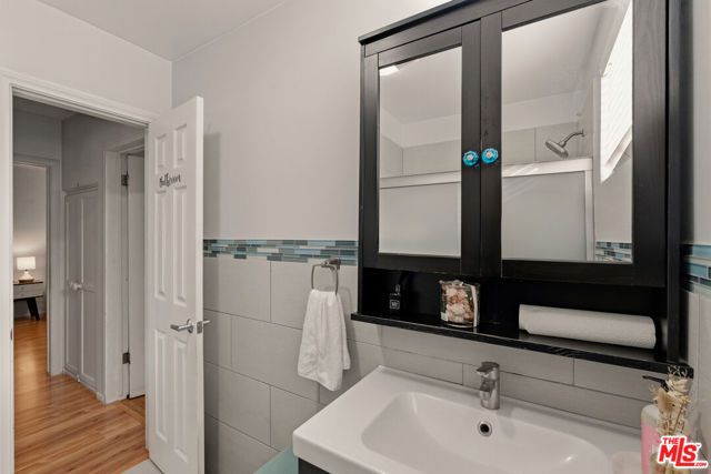 7706 Shady Cove Avenue, Burbank, CA 91504