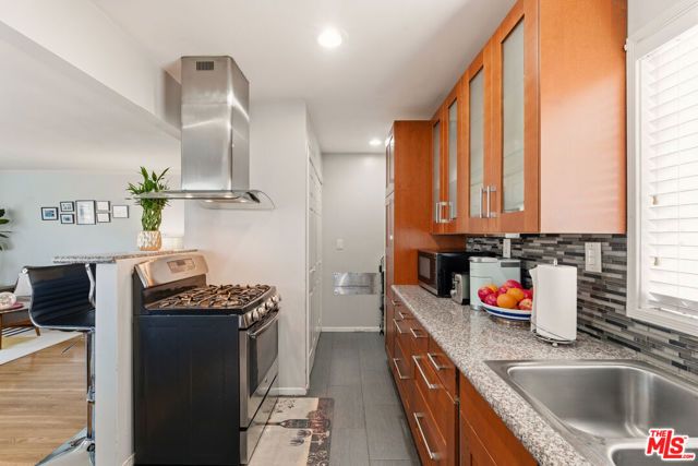 7706 Shady Cove Avenue, Burbank, CA 91504