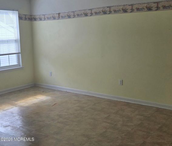 16 Plymouth Way, Barnegat, NJ 08005