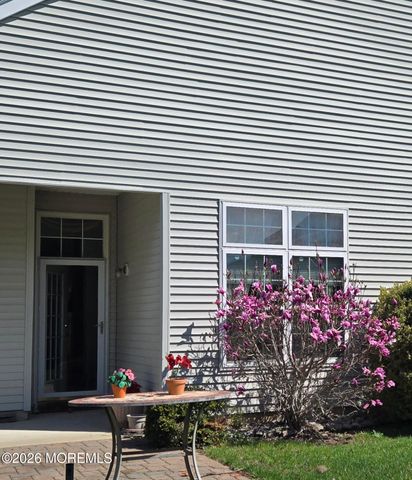 16 Plymouth Way, Barnegat, NJ 08005
