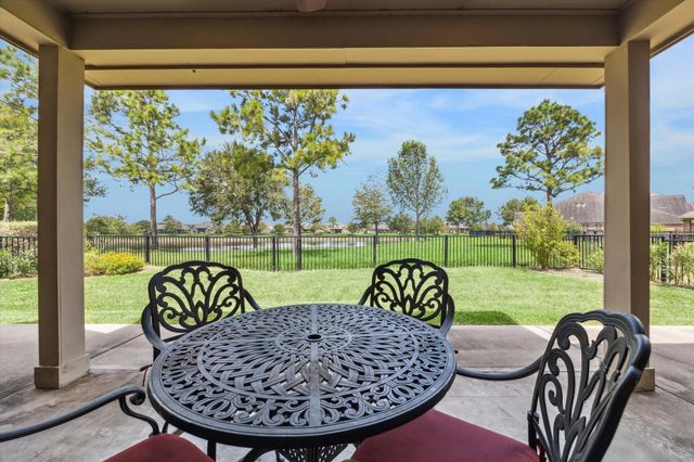 1917 Cayman Bend Lane, Pearland, TX 77584