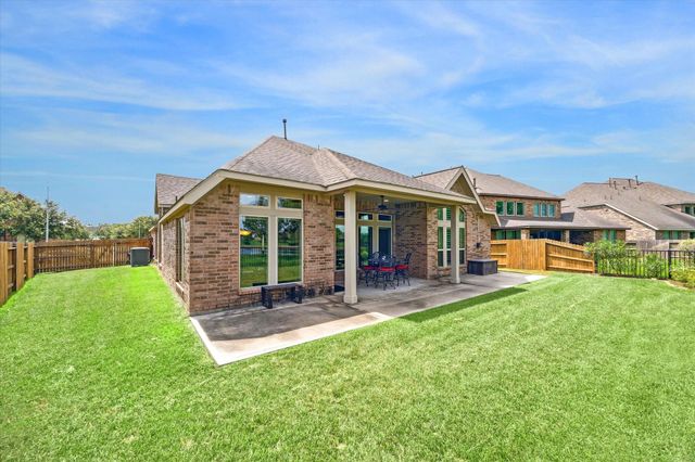 1917 Cayman Bend Lane, Pearland, TX 77584