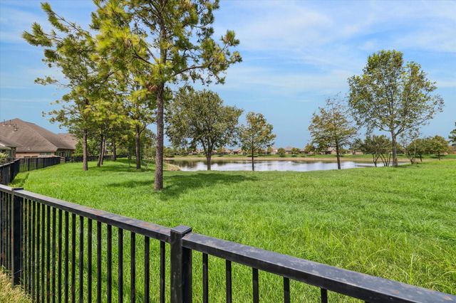 1917 Cayman Bend Lane, Pearland, TX 77584