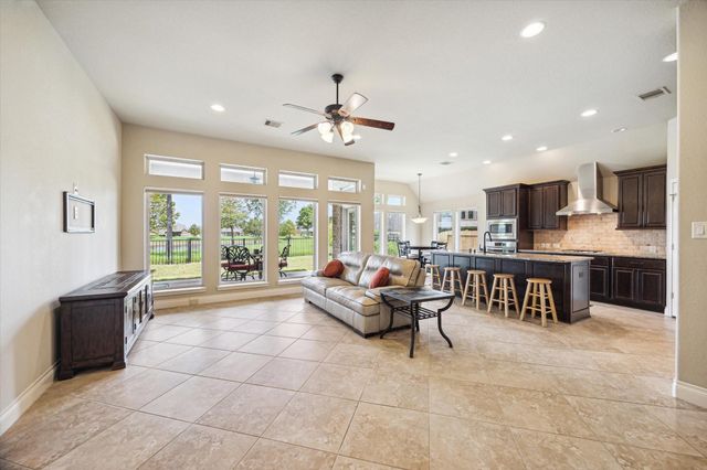 1917 Cayman Bend Lane, Pearland, TX 77584