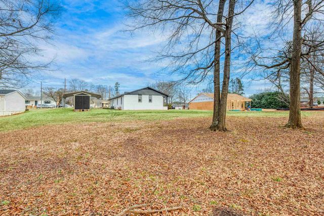 317 Tracy Court, Wellford, SC 29385