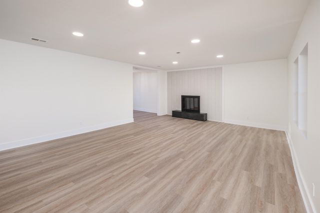 317 Tracy Court, Wellford, SC 29385