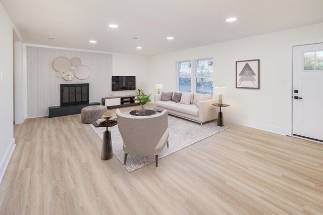 317 Tracy Court, Wellford, SC 29385