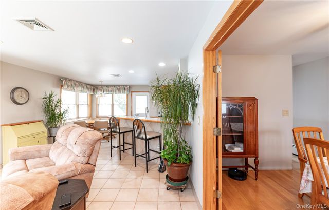 148 Lake Road, Valley Cottage, NY 10989